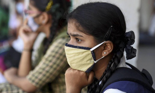 മാലോക​രേ... മാസ്​ക്​ അപ്പ്​; കൊറോണ നാശം വിതക്കുന്നത്​ പ്രധാനമായും വായുവിലൂടെ