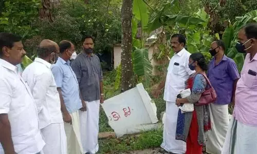 ഇടതു മുന്നണിക്ക്​ ചുവരെഴുതാൻ നൽകാത്തതിന്‍റെ പേരിൽ മതിൽ തകർത്തതായി പരാതി