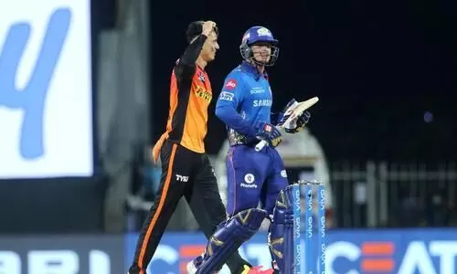 ബാറ്റിങ്ങിൽ​ താളം കണ്ടെത്താനാകാതെ മുംബൈ, ഹൈദരാബാദിന്​ ജയിക്കാൻ 151