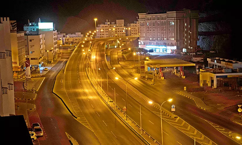 കോ​വി​ഡ് വ്യാ​പ​നം: ദോ​ഫാ​റി​ൽ ഇ​ന്നു മു​ത​ൽ സ​മ്പൂ​ർ​ണ രാ​ത്രി​കാ​ല ക​ർ​ഫ്യൂ