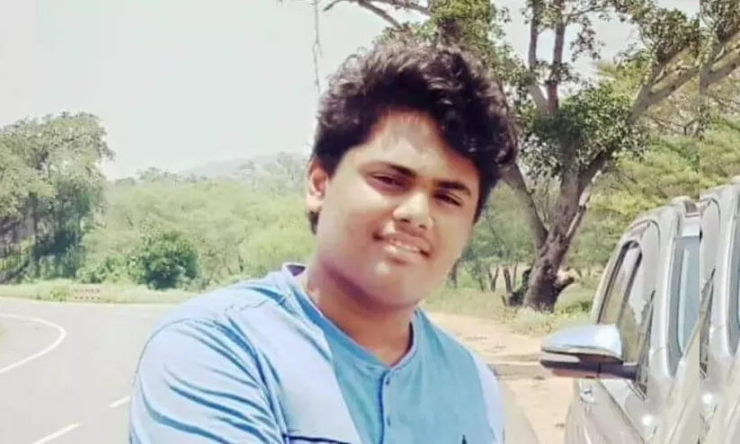 ബൈക്കിൽ ബസിടിച്ച് ആശുപത്രി ഉടമയുടെ മകൻ മരിച്ചു ബൈക്കിൽ ബസിടിച്ച് ആശുപത്രി ഉടമയുടെ മകൻ മരിച്ചു