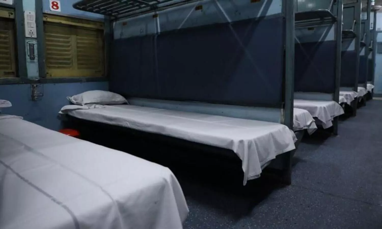 രാജ്യത്ത്​ മൂന്നുലക്ഷം ഐസൊലേഷൻ കിടക്കകൾ സജ്​ജീകരിക്കുമെന്ന്​ റെയിൽവേ; ഓക്​സിജൻ എക്​സ്​പ്രസ്​ ഓടിക്കും