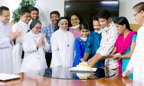 സാ​ഹോ​ദ​ര്യ​ത്തിന്‍റെ മു​റി​വു​ക​ളു​മാ​യി കൂ​ട്ട വൃ​ക്ക​ദാ​നം