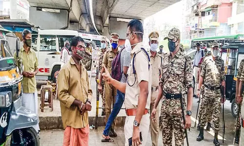 കോവിഡ് വ്യാപനം; മിന്നൽ പരിശോധനയുമായി എസ്.പി