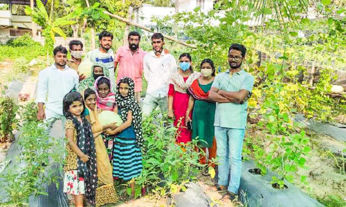 നൂറുമേനിയുമായി കൃഷിക്കൂട്ടായ്മ