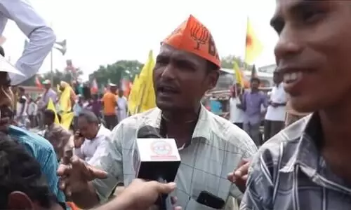 Man at PM Modis rally was not wearing mask Viral Reply Man at PM Modis rally was not wearing mask Viral Reply