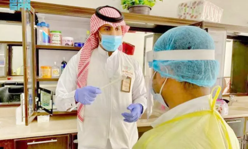 ദ​മ്മാ​മി​ൽ ക​ർ​ശ​ന പ​രി​ശോ​ധ​ന: കോ​വി​ഡ് മാ​ന​ദ​ണ്ഡം ലം​ഘി​ച്ച 17 സ്ഥാ​പ​ന​ങ്ങ​ൾ അ​ട​ച്ചു