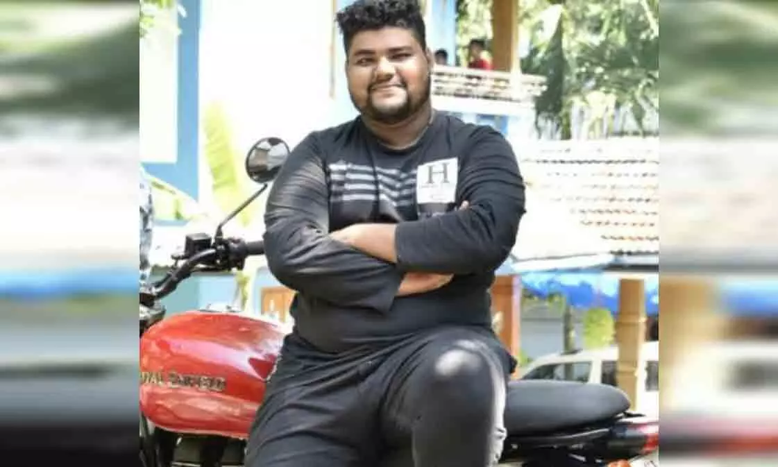 ബസിൽനിന്ന് തെറിച്ച് വീണ യുവാവ് മരിച്ചു ബസിൽനിന്ന് തെറിച്ച് വീണ യുവാവ് മരിച്ചു