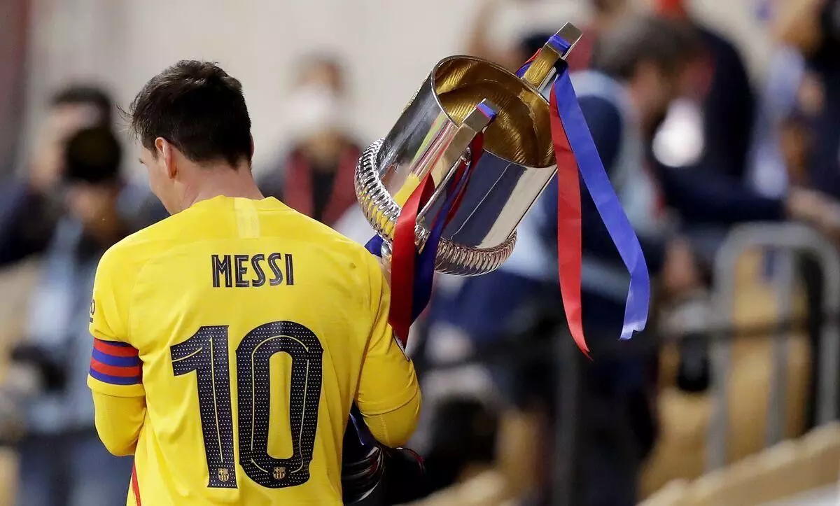 ആരാണ് മെസ്സിക്ക് കപ്പില്ലെന്ന് പറഞ്ഞത്?; ട്രോഫികളുടെ എണ്ണത്തിൽ എക്കാലത്തേയും രണ്ടാമൻ ആരാണ് മെസ്സിക്ക് കപ്പില്ലെന്ന് പറഞ്ഞത്?; ട്രോഫികളുടെ എണ്ണത്തിൽ എക്കാലത്തേയും രണ്ടാമൻ