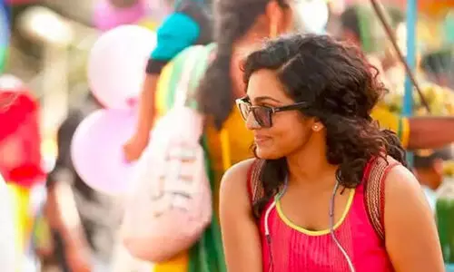 കോവിഡിനിടയിലെ തൃശൂർ പൂരത്തിനെതിരെ പാർവതി; ഉള്ളിലെ അൽപം മനുഷ്യത്വം കണ്ടെത്തൂവെന്ന്​