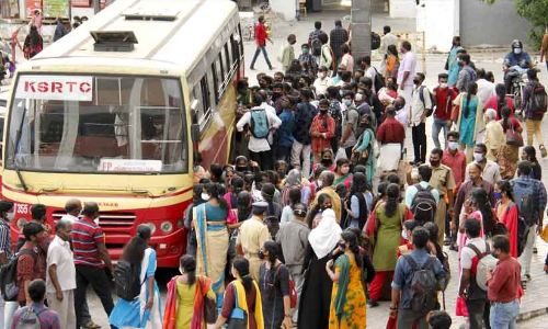 മാ​സ്​​കില്ല, നിർദേശങ്ങൾ പാലിച്ചില്ല; ആയിരത്തിലധികം പേർക്കെതിരെ കേസ്​