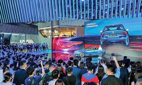 Lockdown in Delhi, Auto Show in Shanghai