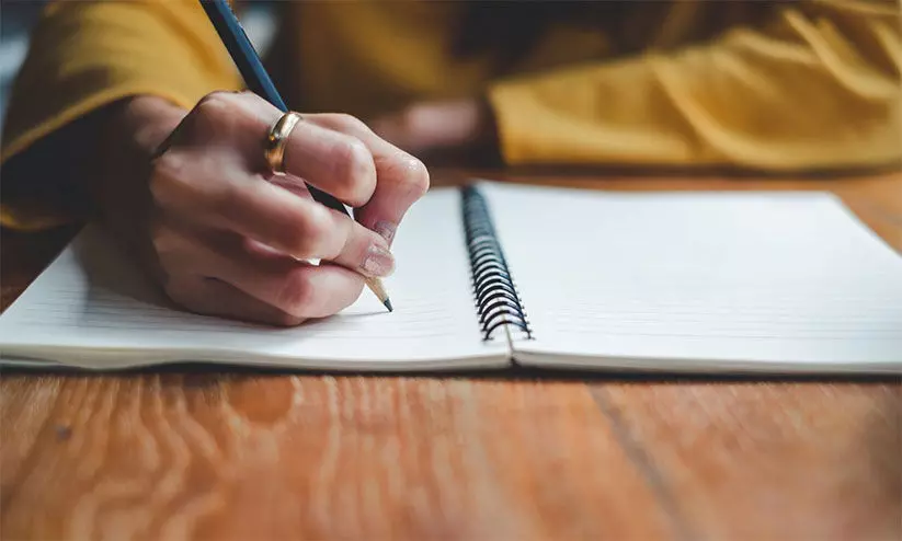 അ​ല്‍മാ​സ്സ്​ കു​വൈ​ത്ത്​ സാ​ഹി​ത്യ​ര​ച​ന മ​ത്സ​രം