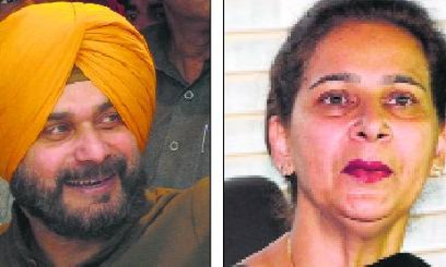 പതിറ്റാണ്ടുനീണ്ട ഇടവേളക്കു സുല്ല്​ പറഞ്ഞ്​ സിദ്ദു വീണ്ടും; കളി മുഖ്യമന്ത്രി അമരീന്ദറുടെ തട്ടകത്തിൽ