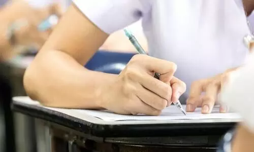 മാസ്​ക്​ മറയായി ഉപയോഗിച്ച്​ പ്ലസ്​ടു പരീക്ഷയിൽ ആൾമാറാട്ടം; മഞ്ചേരിയിൽ വിദ്യാർഥികൾ അറസ്​റ്റിൽ