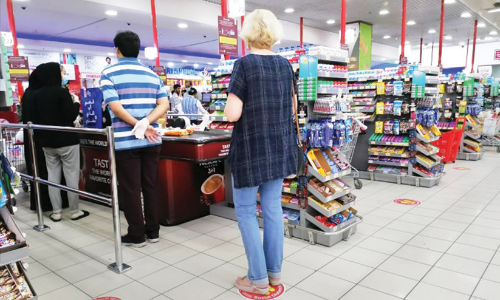 കോ​വി​ഡാ​ണ്, ഷോ​പ്പി​ങ്​ സു​ര​ക്ഷി​ത​മാ​ക്കാം