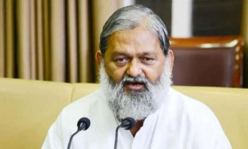 ​ആശുപത്രികളിലേക്കുള്ള ഓക്​സിജൻ ടാങ്കർ ഡൽഹി സർക്കാർ കവർച്ച നടത്തിയെന്ന്​ ഹരിയാന