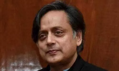 പരീക്ഷകൾ റദ്ദാക്കണമെന്നാവശ്യപ്പെട്ട് ശശി തരൂർ ​ഗവർണർക്ക് കത്തയച്ചു