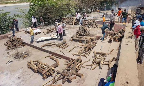 യു.പിയിലെ ഈ കടകളിൽ മുമ്പ്​ വിറ്റിരുന്നത്​ വിവാഹാവശ്യത്തിനുള്ള സാധനങ്ങൾ; ഇപ്പോൾ മരണാനന്തര ചടങ്ങിനുള്ളവ