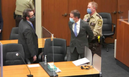 ആ ​പൊ​ലീ​സു​കാ​ര​‍െൻറ ജീ​വി​ത​വ​ഴി​ക​ൾ പ്ര​ശ്​​ന​ക​ലു​ഷി​തം