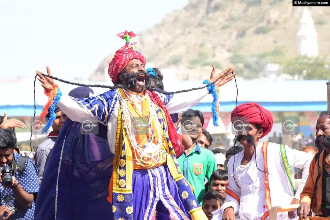 പുഷ്കർ മേളയിലെ ആ വെല്ലുവിളി പുഷ്കർ മേളയിലെ ആ വെല്ലുവിളി