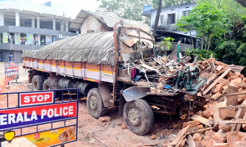 lorry accident lorry accident