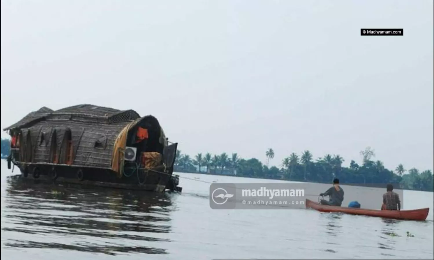 അംഗീകാരമില്ലാത്ത ഹൗസ്​ ബോട്ടുകൾ പിടികൂടണം -ഹൈകോടതി