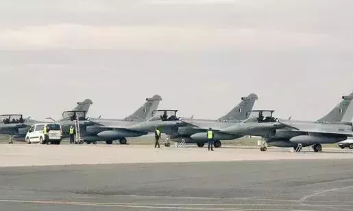 നാല്​ റഫാൽ വിമാനങ്ങൾ കൂടി ഇന്ത്യയിൽ; ഫ്രാൻസിൽ ഫ്ലാഗ്​ ഓഫ്​ ചെയ്​ത്​ ഇന്ത്യൻ വ്യോമസേന മേധാവി