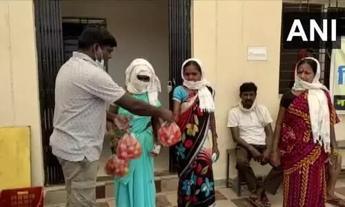 This Chhattisgarh Town Offers Tomatoes in Exchange for Vaccine