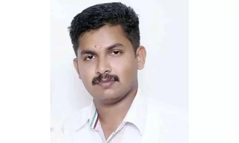 പ്രളയകാലത്തും കോവിഡ് കാലത്തും ശ്രദ്ധേയമായ രക്ഷാപ്രവർത്തനം നടത്തിയ ഫയർഫോഴ്സ് ജീവനക്കാരൻ അപകടത്തിൽ മരിച്ചു പ്രളയകാലത്തും കോവിഡ് കാലത്തും ശ്രദ്ധേയമായ രക്ഷാപ്രവർത്തനം നടത്തിയ ഫയർഫോഴ്സ് ജീവനക്കാരൻ അപകടത്തിൽ മരിച്ചു