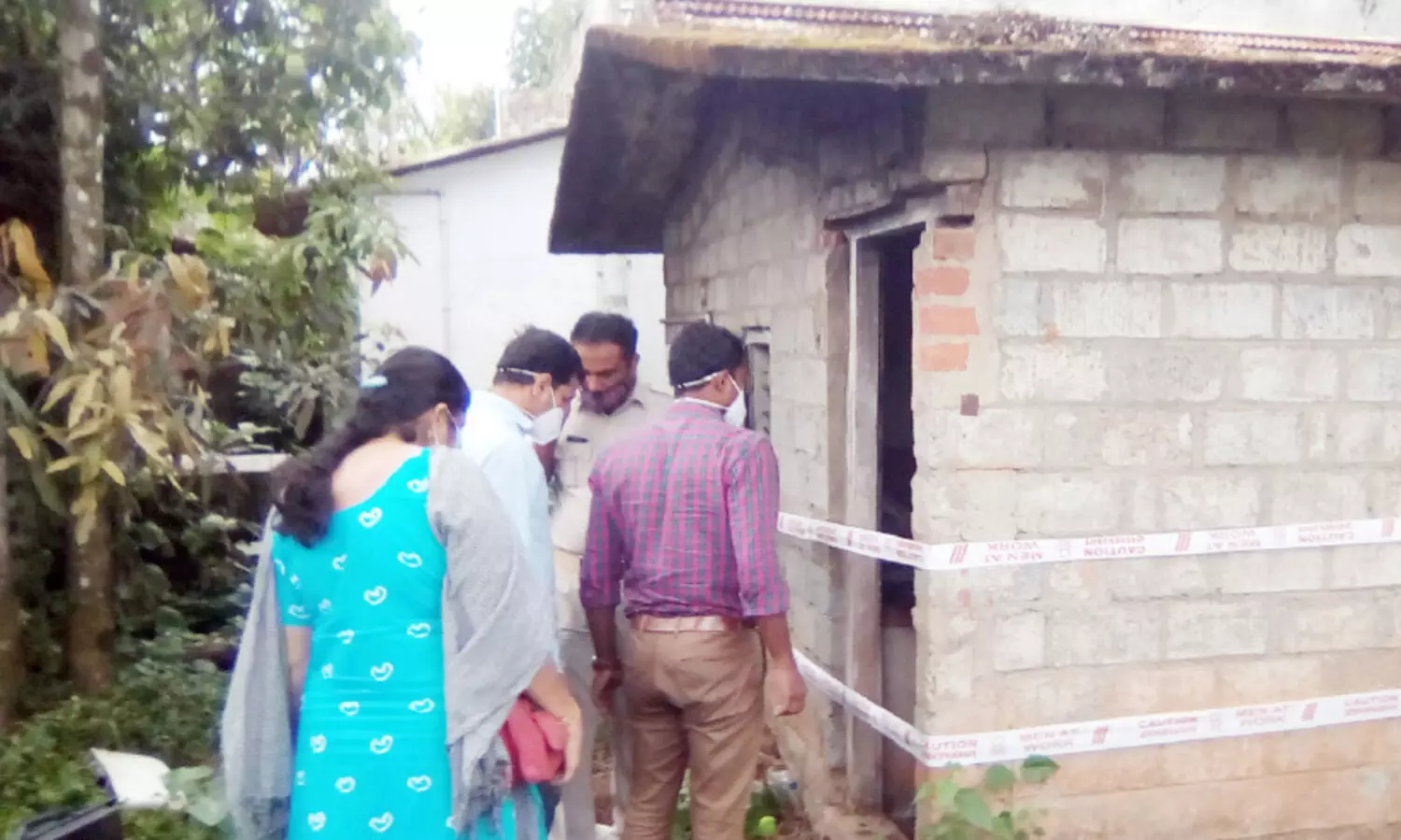 ആ​ൾ താ​മ​സ​മി​ല്ലാ​ത്ത വീ​ട്ടി​ലെ സ്ഫോ​ട​നത്തിൽ അ​മ്പ​ര​ന്ന് കാ​ര​ക്ക​ണ്ടി നി​വാ​സി​ക​ൾ