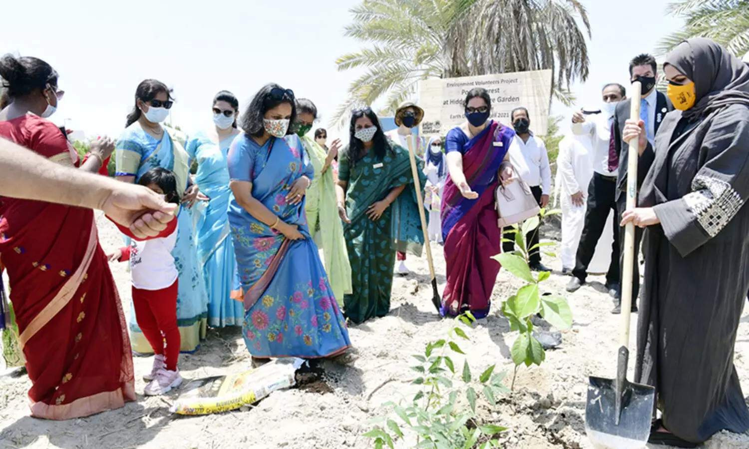 ഇ​ന്ത്യ​ൻ ലേ​ഡീ​സ് അ​സോ​സി​യേ​ഷ​ൻ തൈ​ക​ൾ ന​ട്ടു​പി​ടി​പ്പി​ച്ചു