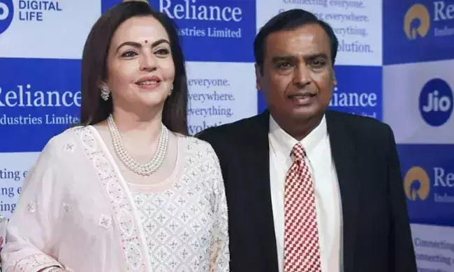 ജീവനക്കാർക്കും കുടുംബാംഗങ്ങൾക്കും മെയ്​ ഒന്ന്​ മുതൽ വാക്​സിൻ നൽകുമെന്ന്​ റിലയൻസ്​