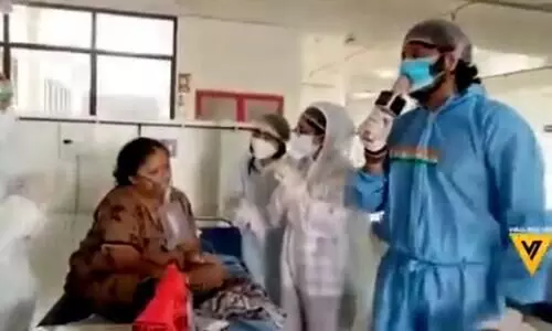 Doctors celebrate Covid patients birthday at Surat hospital