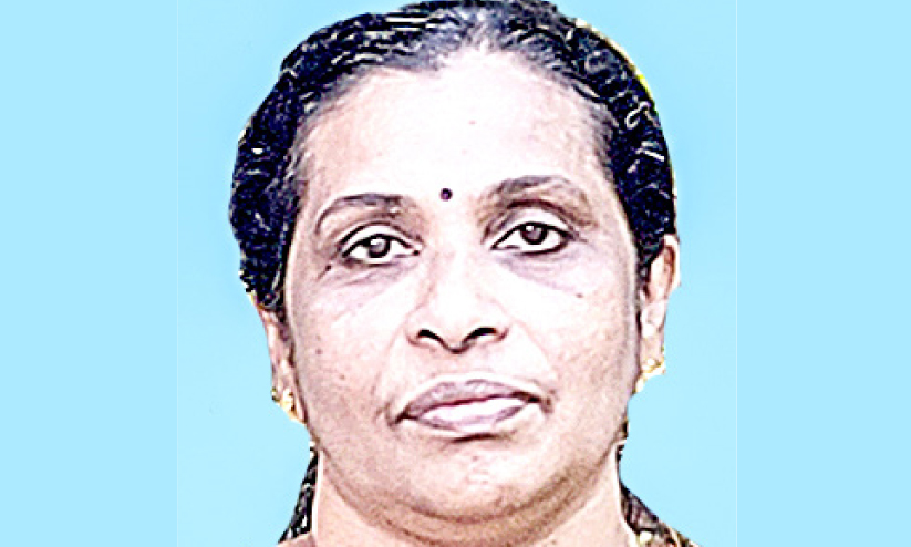 കാർ ഓടിക്കുന്നതിനിടെ ഹൃദയാഘാതം; അധ്യാപിക മരിച്ചു കാർ ഓടിക്കുന്നതിനിടെ ഹൃദയാഘാതം; അധ്യാപിക മരിച്ചു