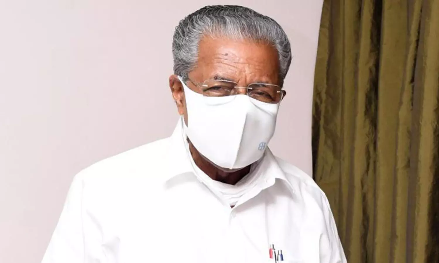 500 പേർ പ​​ങ്കെടുക്കുന്ന സത്യപ്രതിജ്​ഞ ചടങ്ങിനെതിരെ കോടതികളിൽ ഹരജി