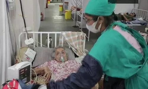 നാൻസി, റമദാനിൽ ഇതിൽപരമെന്ത്​ പുണ്യമാണ്​ നിനക്ക്​ ചെയ്യാനാകുക?- വ്രതശുദ്ധിയോടെ കോവിഡ്​ ഡ്യൂട്ടിയിലാണ്​ ഗർഭിണിയായ ഈ നഴ്​സ്​