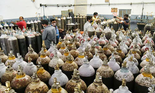 ഓക്​സിജൻ വിതരണം തടസപ്പെടുത്തുന്നവരെ തൂക്കിലേറ്റും -ഡൽഹി ഹൈകോടതി