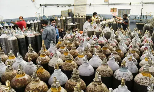 ഓക്​സിജൻ വിതരണം തടസപ്പെടുത്തുന്നവരെ തൂക്കിലേറ്റും -ഡൽഹി ഹൈകോടതി