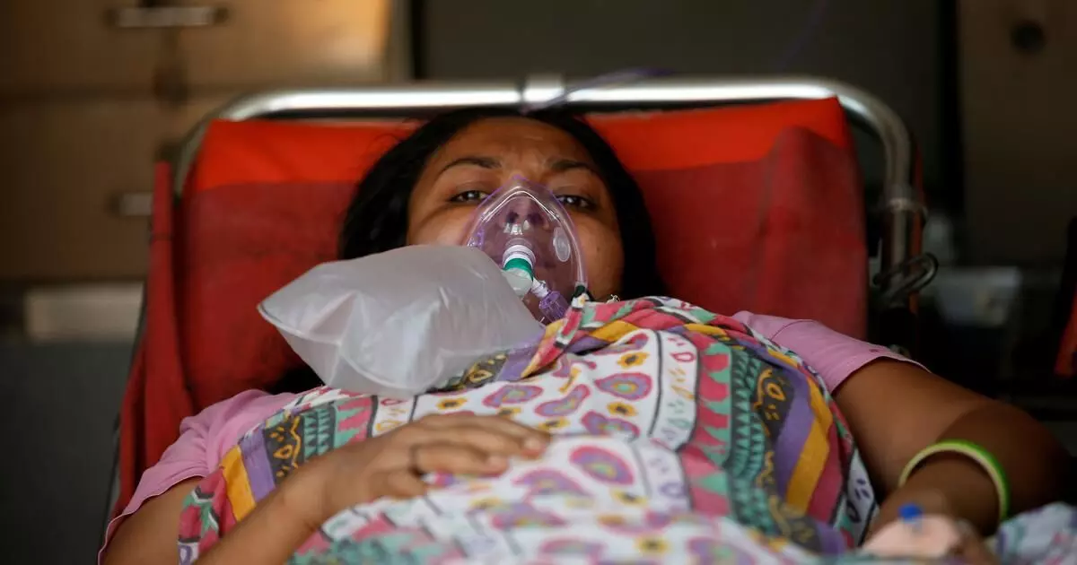 കോവിഡ് വ്യാപനം: ഞങ്ങളുടെ പ്രാർഥനകൾ ഇന്ത്യൻ ജനതയോടൊപ്പമുണ്ടാകുമെന്ന് പാക് മന്ത്രി കോവിഡ് വ്യാപനം: ഞങ്ങളുടെ പ്രാർഥനകൾ ഇന്ത്യൻ ജനതയോടൊപ്പമുണ്ടാകുമെന്ന് പാക് മന്ത്രി