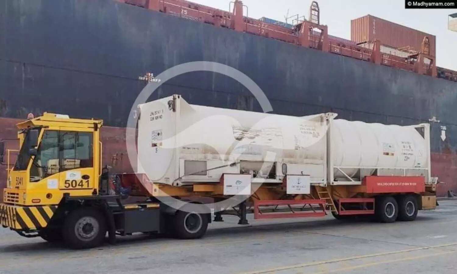 ഇന്ത്യക്ക് ആശ്വാസമായി സൗദിയിൽ നിന്ന്​ സഹായം; ഓക്‌സിജനും സിലിണ്ടറുകളും കയറ്റി അയച്ചു