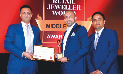 ജോയ്​ ആലുക്കാസി​െൻറ രത്​ന കലക്​ഷന്​ പുരസ്​കാരം