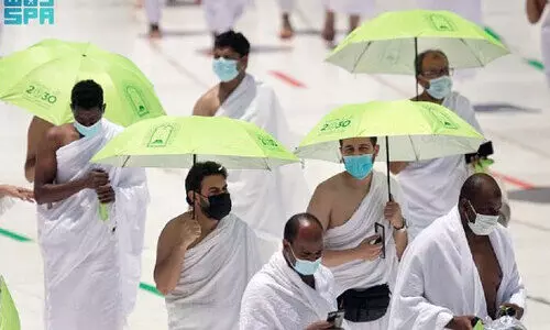 തീ​ർ​ഥാ​ട​ക​ർ​ക്ക്​ ര​ണ്ട​ര ല​ക്ഷം കു​ട​ക​ൾ വി​ത​ര​ണം ചെ​യ്യും