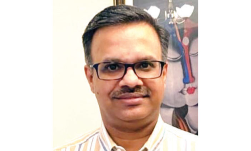 പാ​ല​ക്കാ​ട്​ സ്വ​ദേ​ശി കു​ഴ​ഞ്ഞു​വീ​ണ്​ മ​രി​ച്ചു