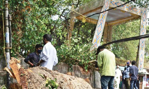 ഒടുവിൽ, സങ്കടപൂരം ഒടുവിൽ, സങ്കടപൂരം