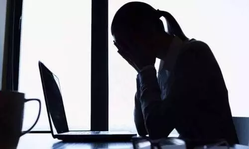 woman bank employees