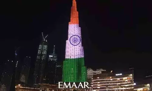 കോവിഡ്​ ദുരന്തത്തിൽ ഇന്ത്യക്കൊപ്പം; ബുർജ്​ ഖലീഫയുടെ ഐക്യദാർഡ്യമിങ്ങനെ- വിഡിയോ