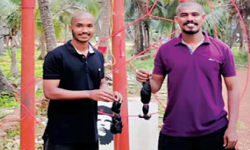 വിഗ് നിർമിക്കാൻ മുടി നൽകി പ്രണവും അമലും