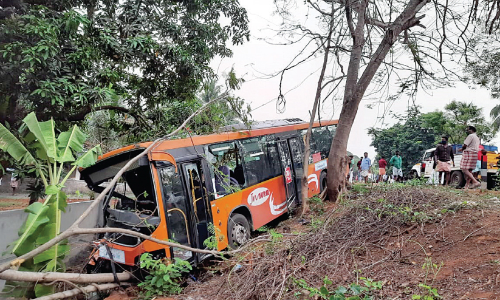 ksrtc low floor accident