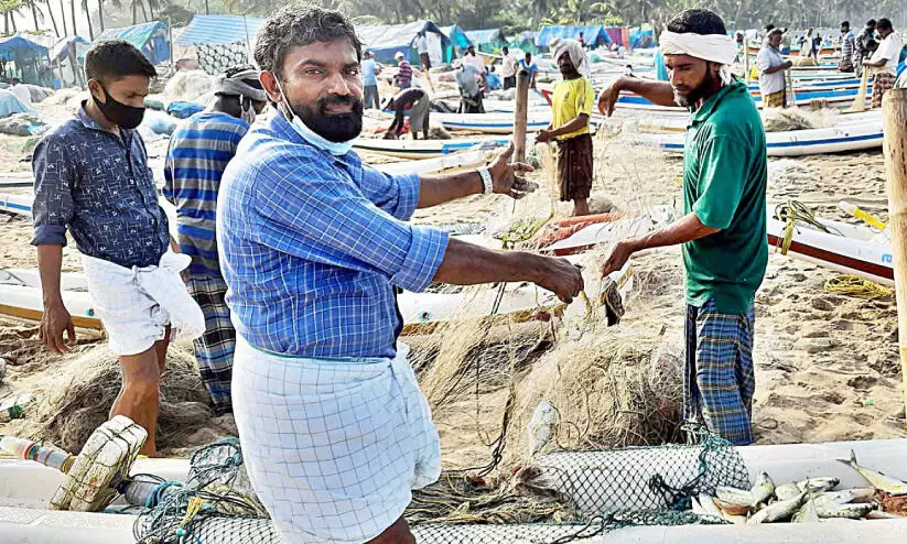 നോമ്പുനോറ്റ് ആഴക്കടലിൽ